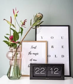 Karlsson Wandklok- / Tafelklok - Boxed Flip XL - Mat Zwart -Karlsson 1038x1200 12