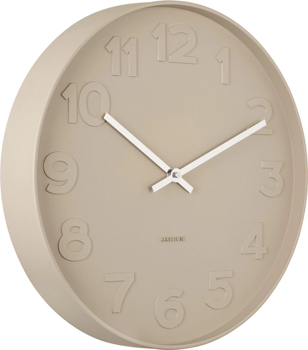 Karlsson Wandklok Mr. Brown Numbers - Zandbruin Behuizing - Ø37,5cm 3 Karlsson Wandklok Mr. Brown Numbers - Zandbruin Behuizing - Ø37,5cm