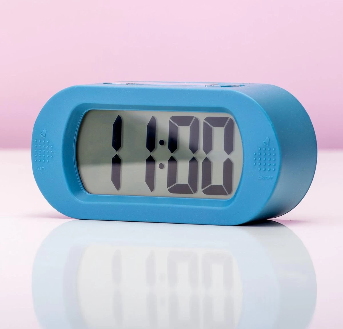 Karlsson Wekker Gummy - Rubberized Blauw - 14x7x5cm 6 Karlsson Wekker Gummy - Rubberized Blauw - 14x7x5cm - Afbeelding 4