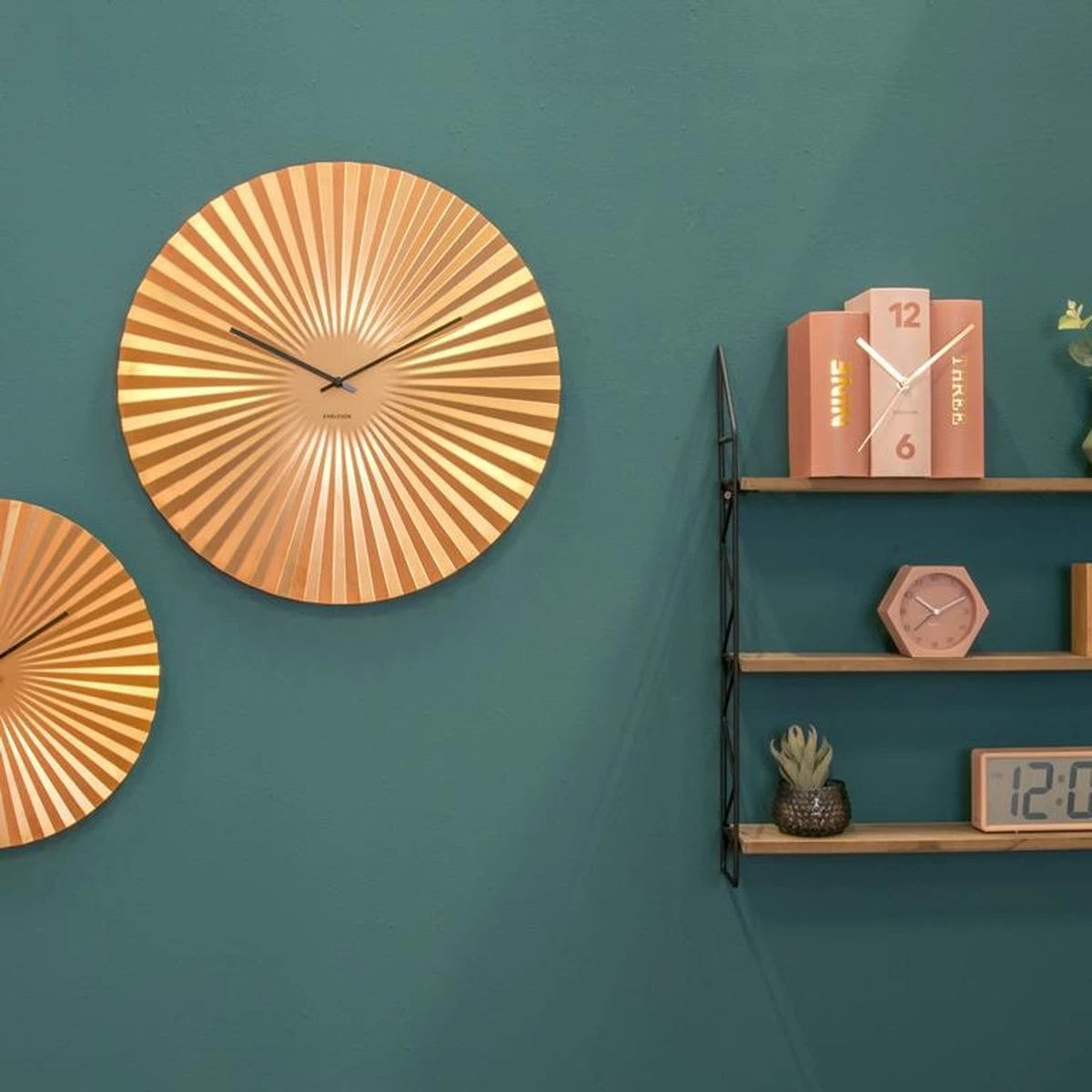 Karlsson Wandklok Sensu - Staal Goud - Ø40cm 6 Karlsson Wandklok Sensu - Staal Goud - Ø40cm - Afbeelding 4