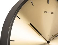 Karlsson Wandklok - Finesse - Gouden Wijzerplaat - Zwarte Behuizing -Karlsson 1200x927