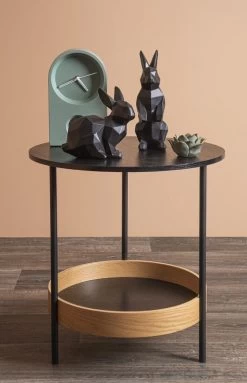 Karlsson Wand-/Tafelklok Taut - Rubberized Zwart - 25x15x6cm -Karlsson 774x1200 1