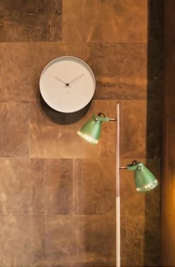 Karlsson Wandklok Butterfly Hands - Wit - Ø27,5cm -Karlsson 788x1200 1