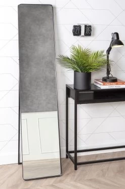 Karlsson Flipklok No Case Mini - Zwart - Chroom Standaard - 20,6x7,5cm -Karlsson 799x1200 3