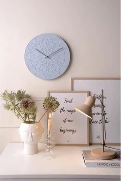 Karlsson Wandklok Fairytale - Polyresin Hemelsblauw - Ø35cm 9 Karlsson Wandklok Fairytale - Polyresin Hemelsblauw - Ø35cm -Karlsson 803x1200 1