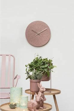 Karlsson Wandklok Fairytale - Polyresin Roze - Ø35cm 7 Karlsson Wandklok Fairytale - Polyresin Roze - Ø35cm -Karlsson 803x1200 3