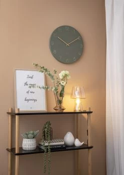 Karlsson Wandklok Charm - Gegraveerde Cijfers - Jungle Groen - Ø40cm -Karlsson 855x1200