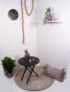 Karlsson Wandklok Minimal - Zwart, Shiny Goud Behuizing - Ø27,5cm -Karlsson 916x1200 1